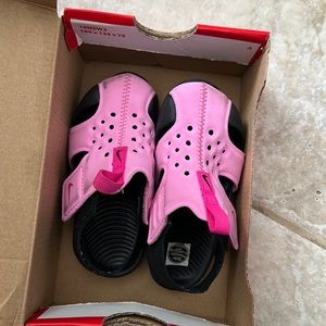 Pink Nike sandals/ pool shoes for little girl